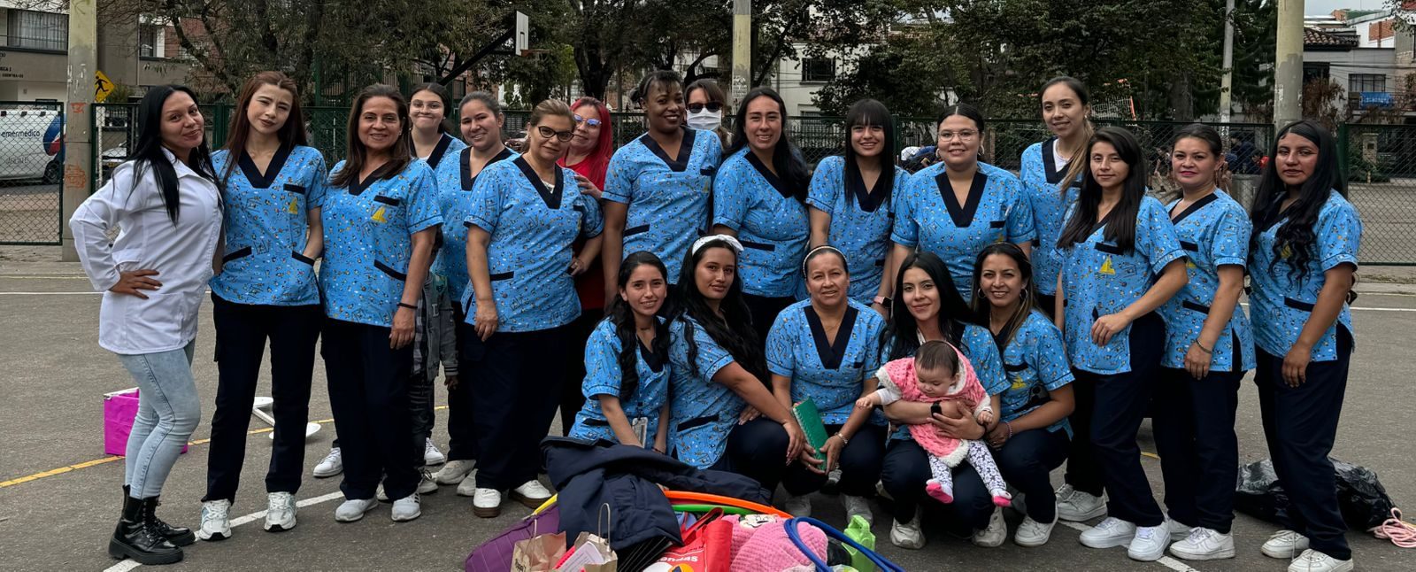 Estudiantes de Intesco Center participando en actividades institucionales
