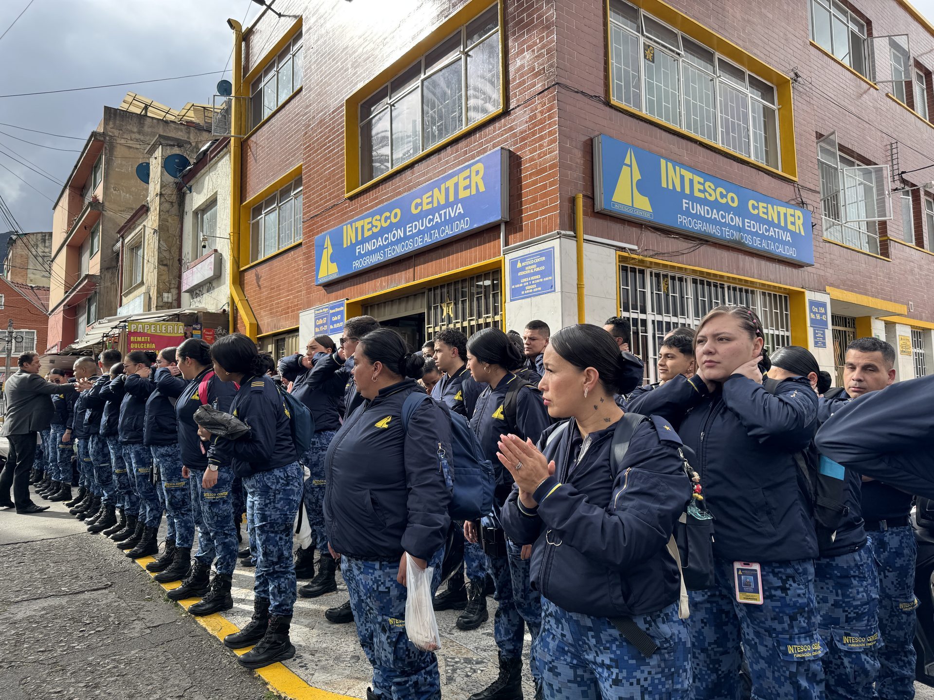 Estudiantes de Intesco Center en actividades académicas en Bogotá